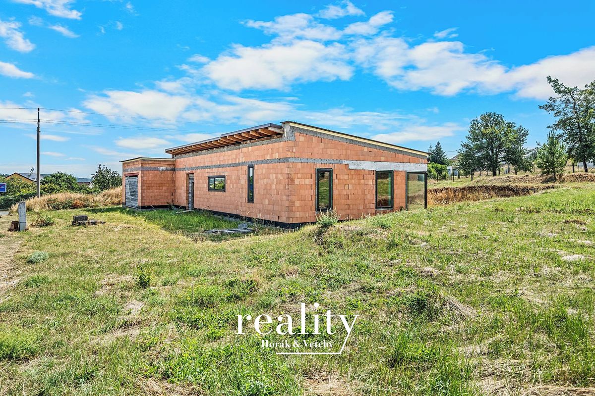Prodej rodinného domu 292 m², pozemek 2247 m² – fotografie 5