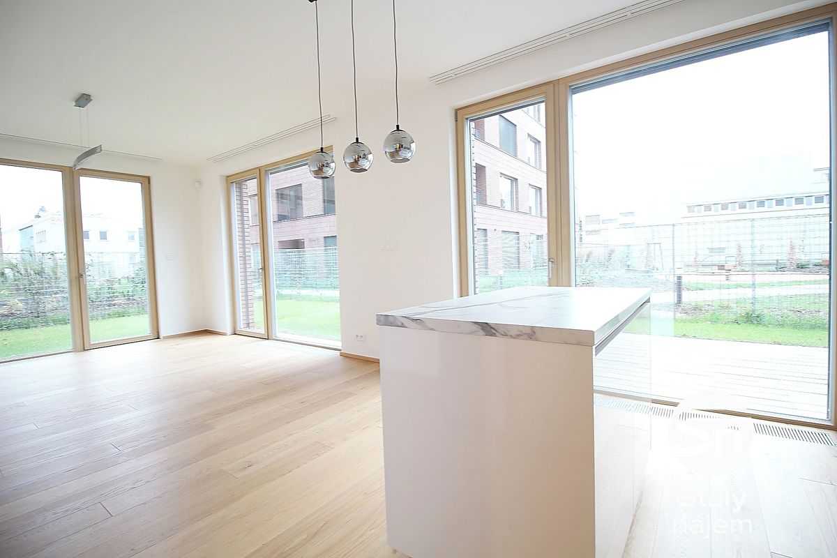 Pronájem bytu 3+kk 94 m²