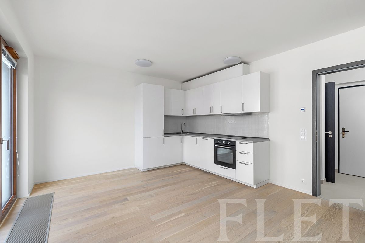 Pronájem bytu 1+kk 32 m² – fotografie 2