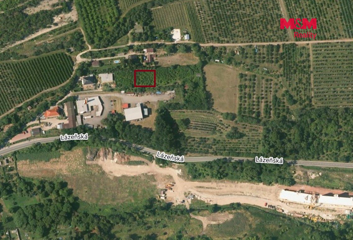 Prodej stavebního pozemku 895 m² – fotografie 2
