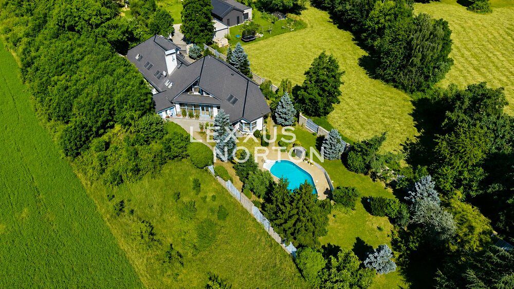 Prodej rodinného domu 609 m², pozemek 2267 m²