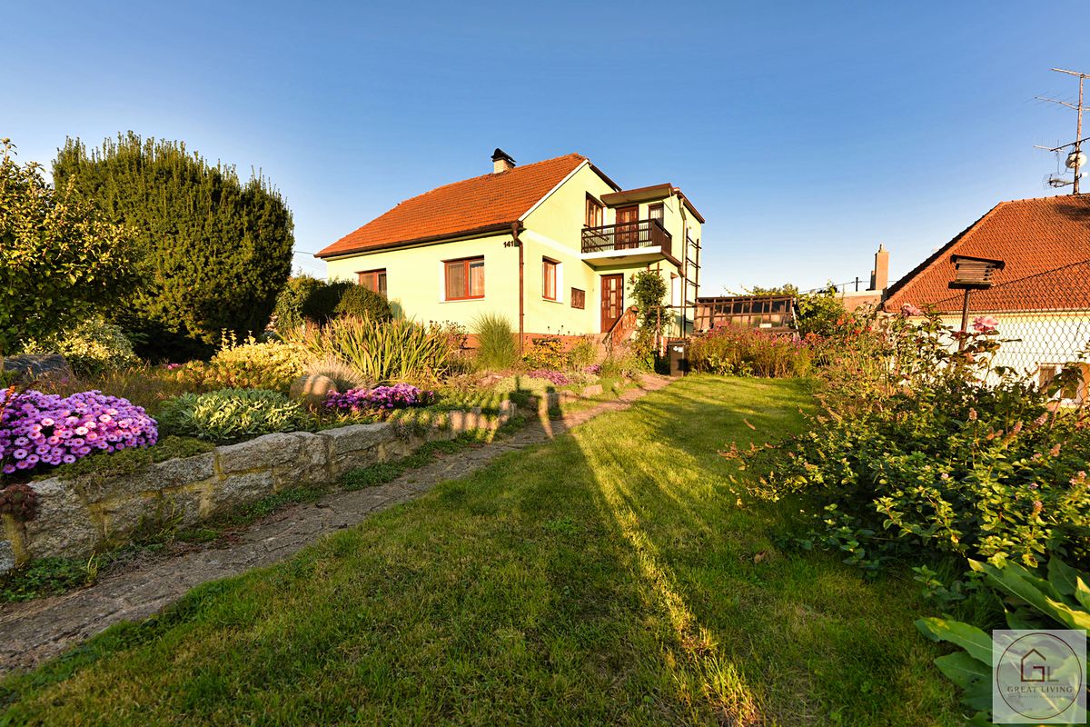 Prodej rodinného domu 240 m², pozemek 867 m²