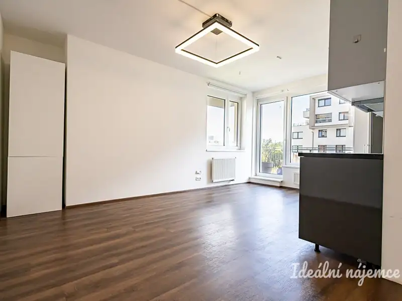 Pronájem bytu 1+kk 32 m², Praha – náhled fotky 2