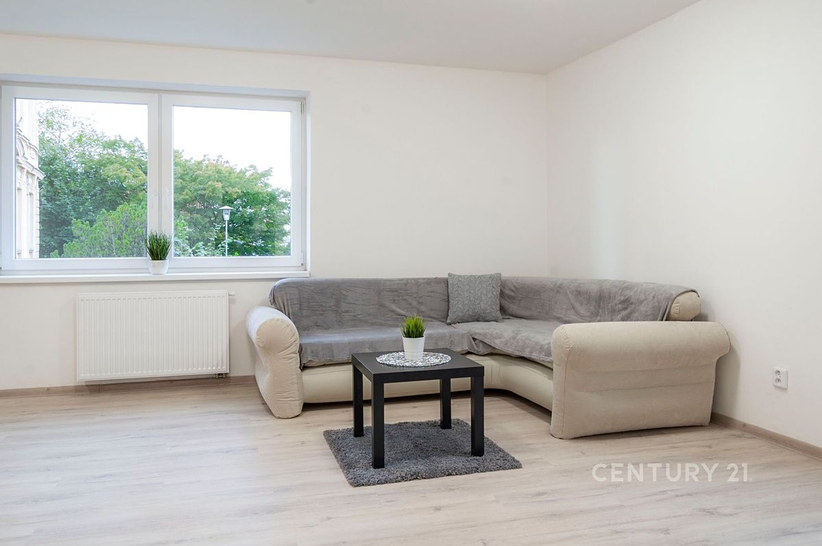 Pronájem bytu 2+kk 55 m² – fotografie 2
