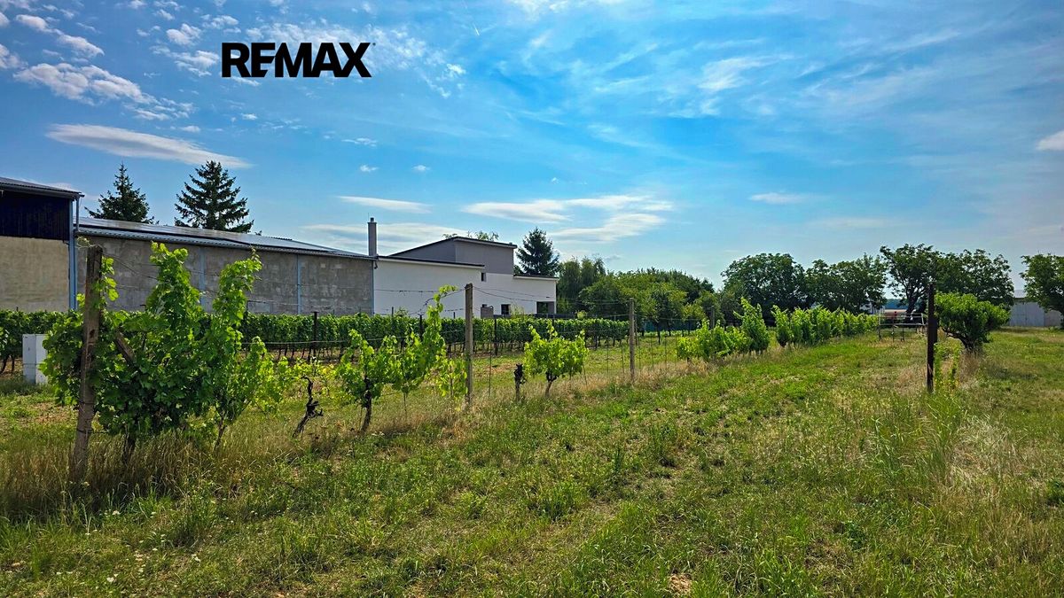 Prodej stavebního pozemku 845 m² – fotografie 2