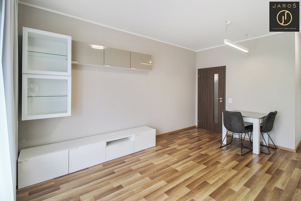 Pronájem bytu 2+kk 58 m² – fotografie 5