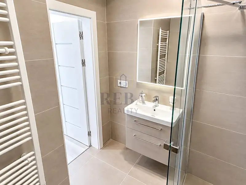 Prodej bytu 2+1 52 m², Karlovy Vary – náhled fotky 3