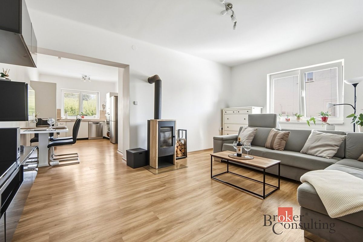 Pronájem rodinného domu 107 m², pozemek 198 m² – fotografie 2