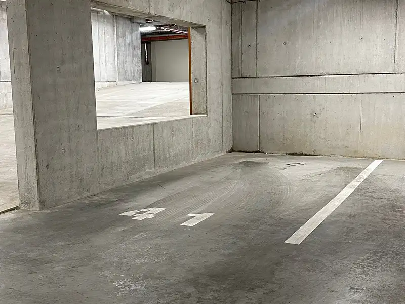 Pronájem garážového stání 15 m², Šlapanice – náhled fotky 2