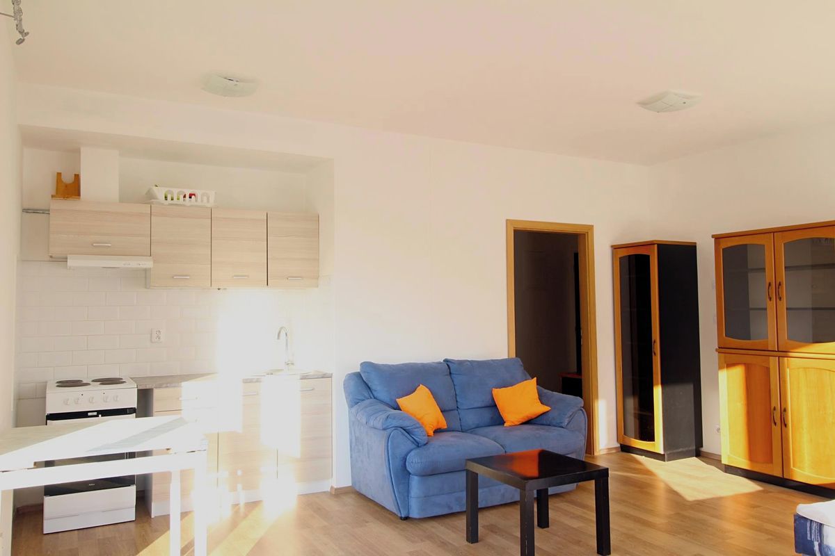 Pronájem bytu 1+kk 38 m²