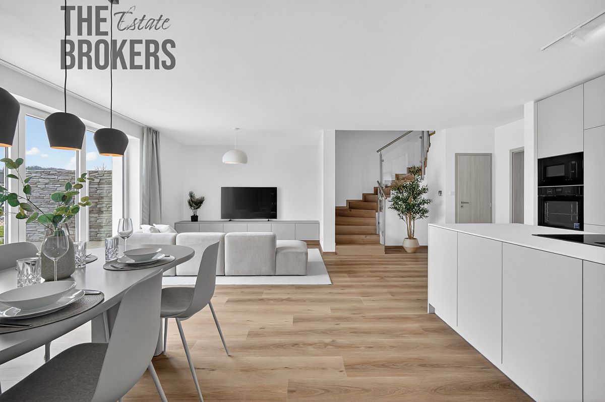 Prodej rodinného domu 151 m², pozemek 569 m² – fotografie 2