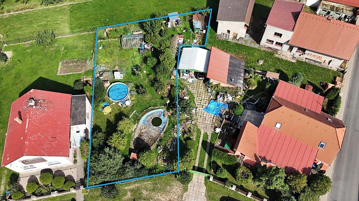 Prodej stavebního pozemku 870 m² – fotografie 2