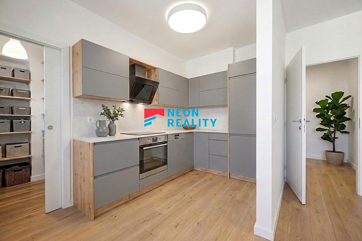 Prodej rodinného domu 232 m², pozemek 1045 m² – fotografie 5