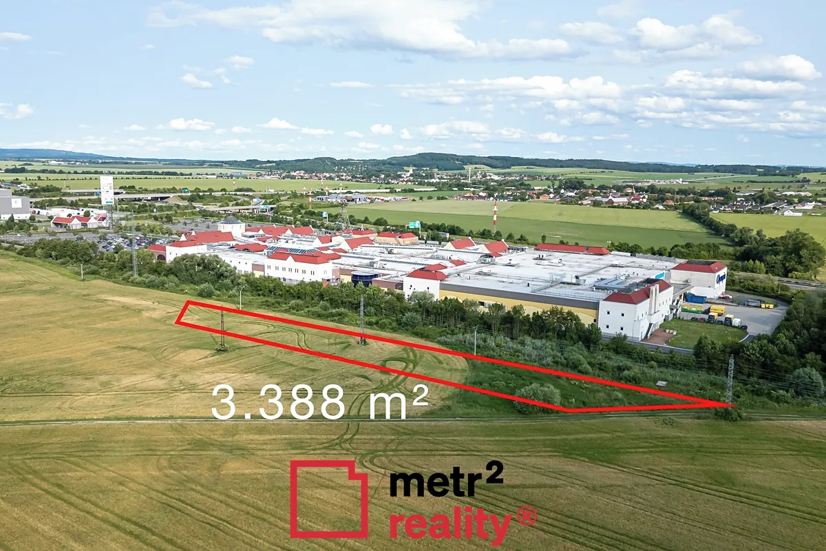 Prodej komerčního pozemku 3388 m²