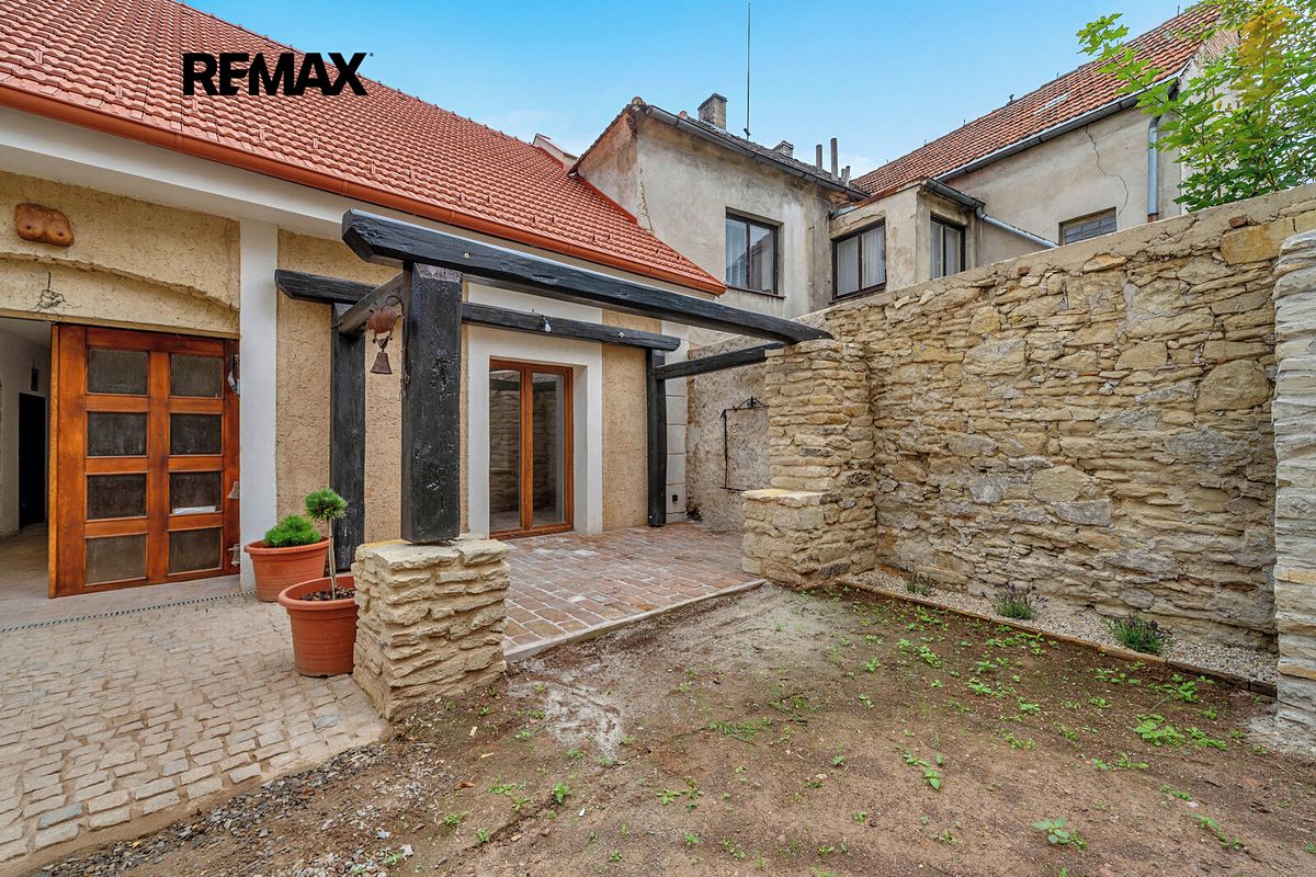 Pronájem bytu 2+kk 44 m²