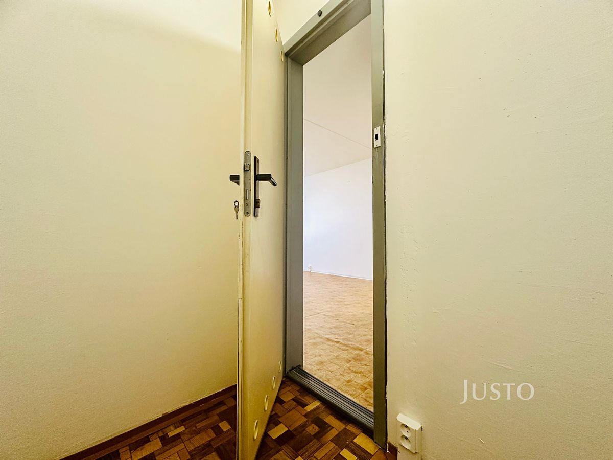Pronájem bytu 1+kk 29 m² – fotografie 4