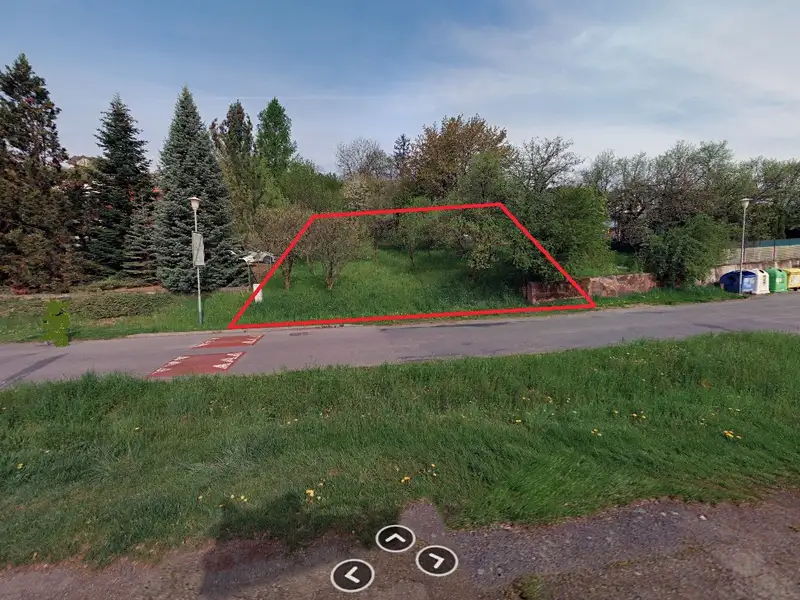 Prodej stavebního pozemku 890 m², Zlín – náhled fotky 1