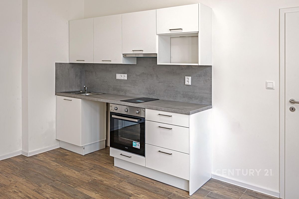 Pronájem bytu 2+kk 41 m² – fotografie 3