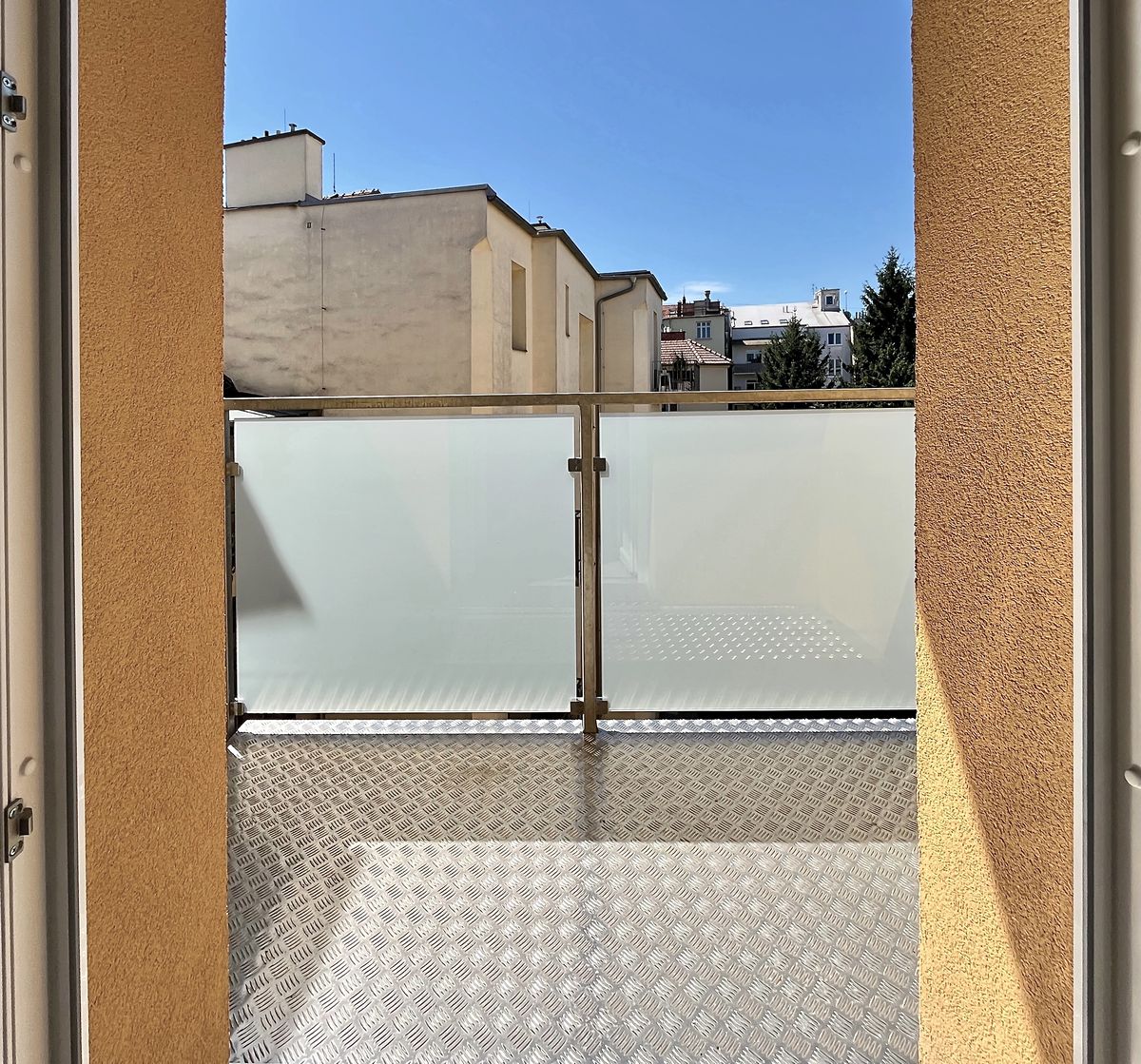 Pronájem bytu 2+kk 42 m² – fotografie 2