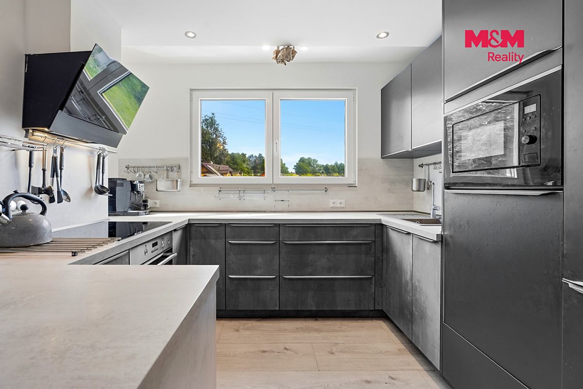 Pronájem bytu 4+kk 150 m² – fotografie 3