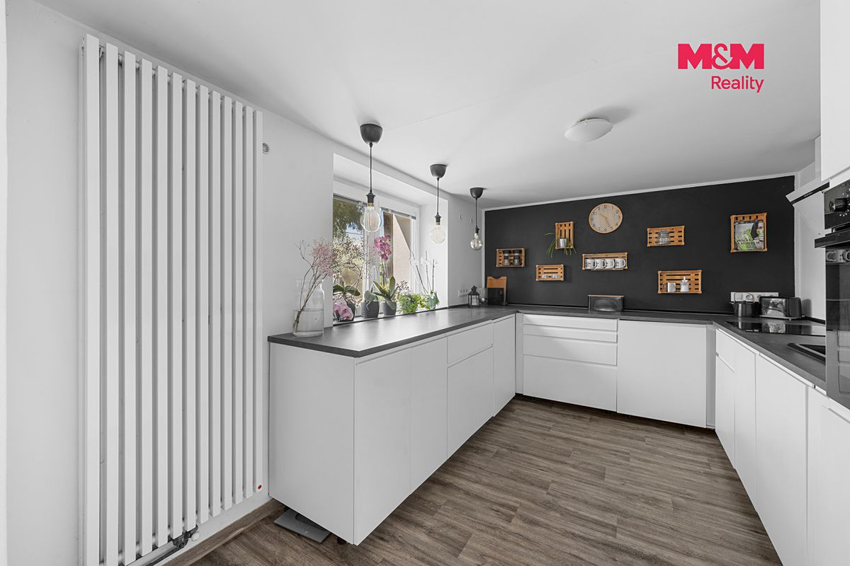 Prodej rodinného domu 154 m², pozemek 893 m² – fotografie 4