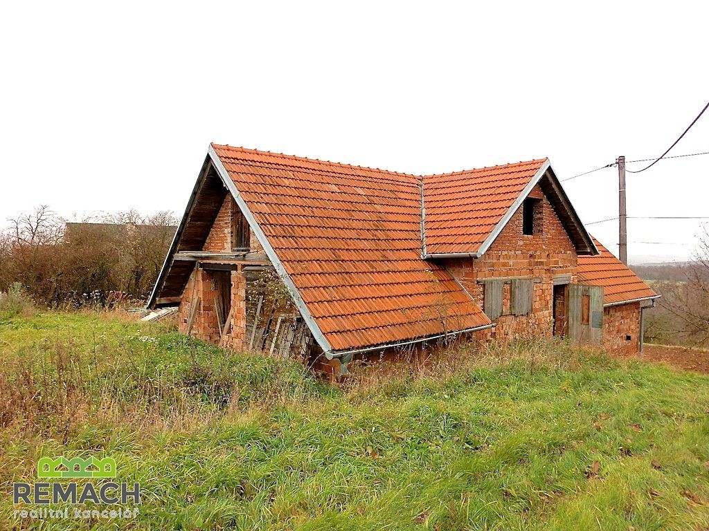 Prodej rodinného domu 164 m², pozemek 3627 m²
