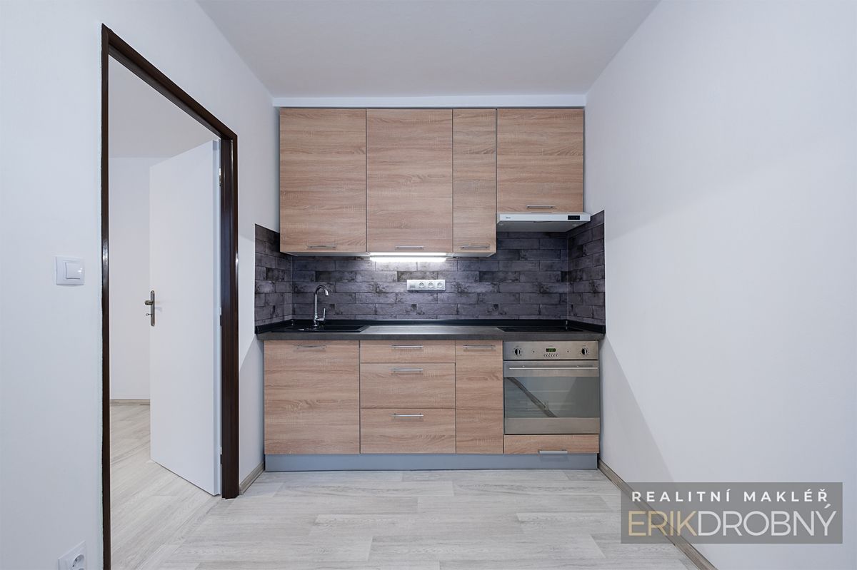 Pronájem bytu 1+1 38 m² – fotografie 3