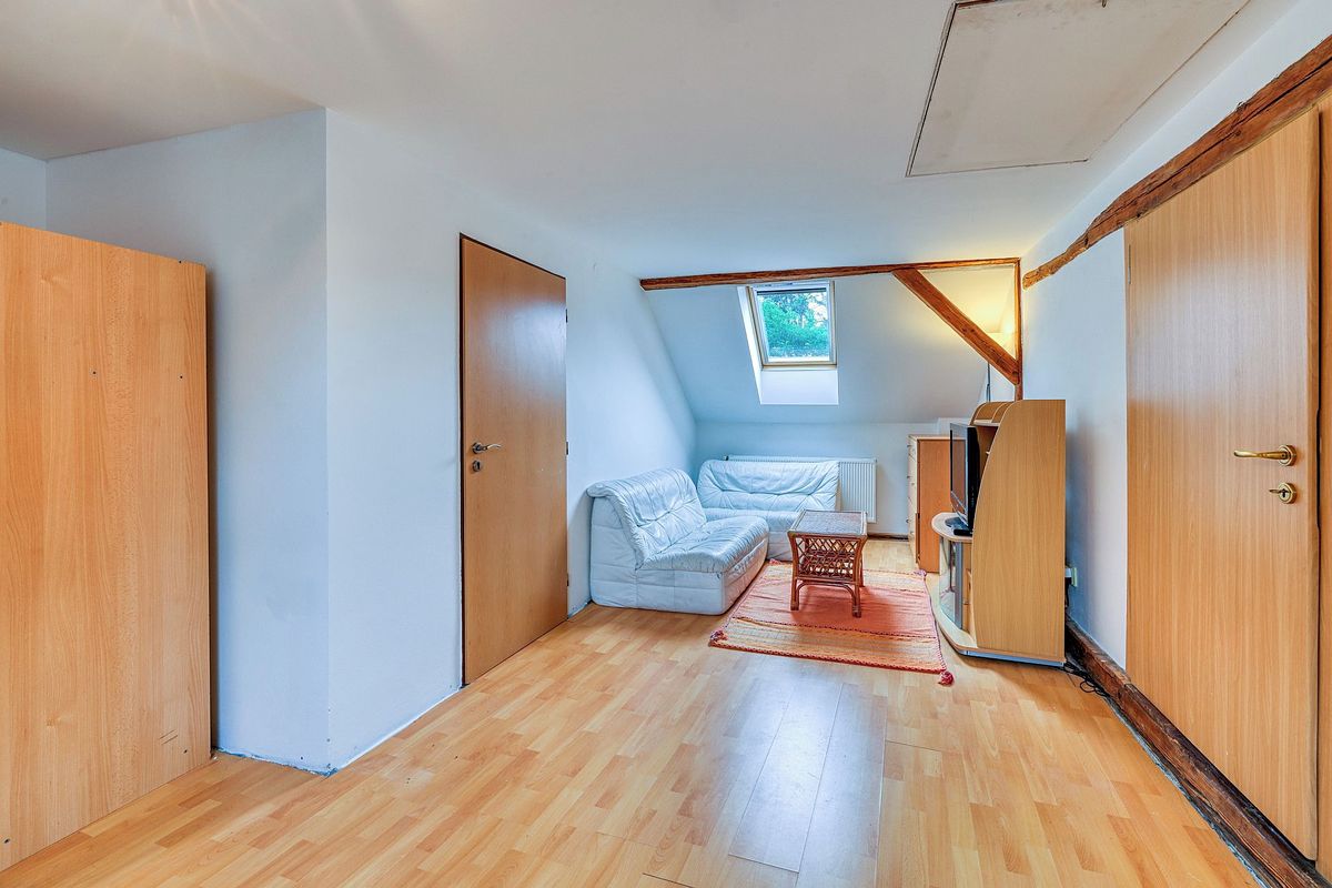 Prodej rodinného domu 206 m², pozemek 836 m² – fotografie 4