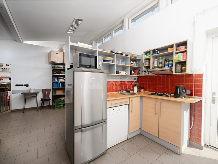 Prodej komerčního prostoru, 130 m² (6 z 37)