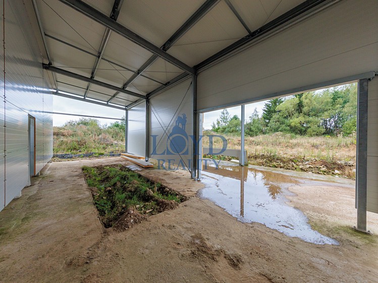 Prodej komerčního prostoru, 1 251 m² (21 z 24)