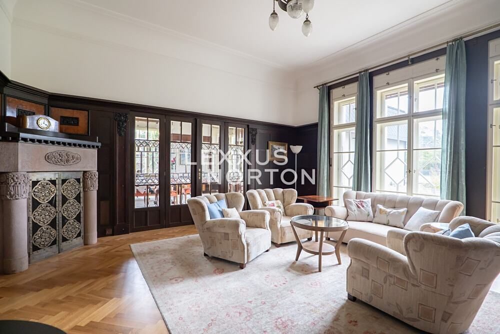 Prodej vily 382 m², pozemek 8500 m² – fotografie 2