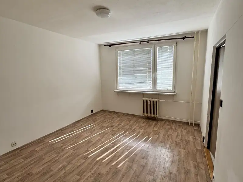 Pronájem bytu 1+1 36 m², Chomutov – náhled fotky 2