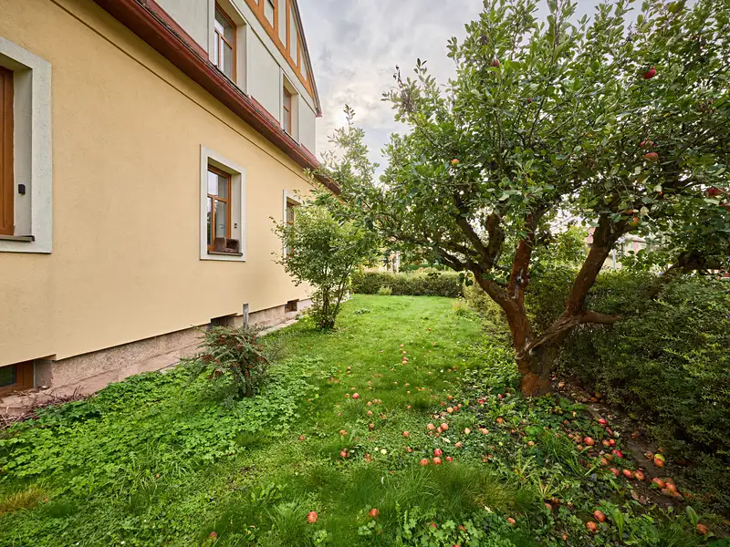 Prodej rodinného domu 213 m², pozemek 697 m², Trutnov – náhled fotky 2