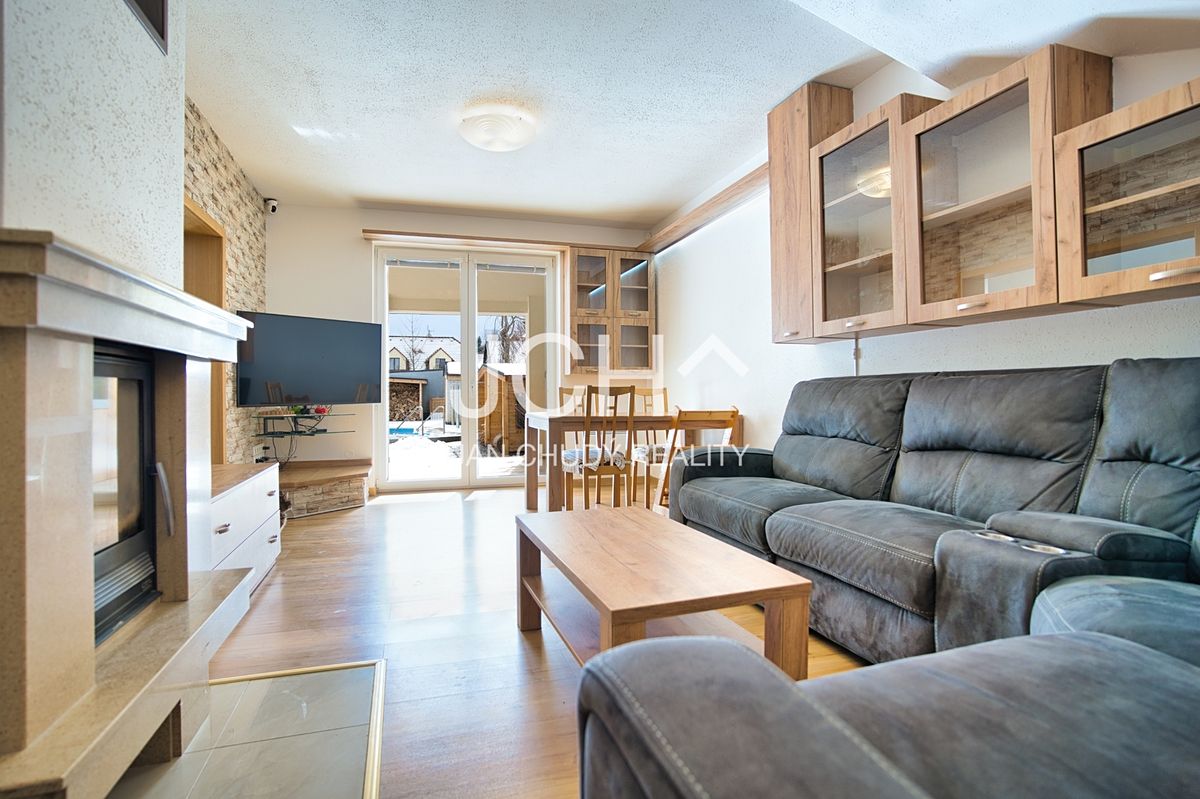 Prodej rodinného domu 104 m², pozemek 576 m² – fotografie 2