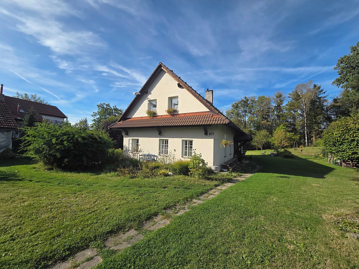 Prodej rodinného domu 260 m², pozemek 2599 m² – fotografie 2