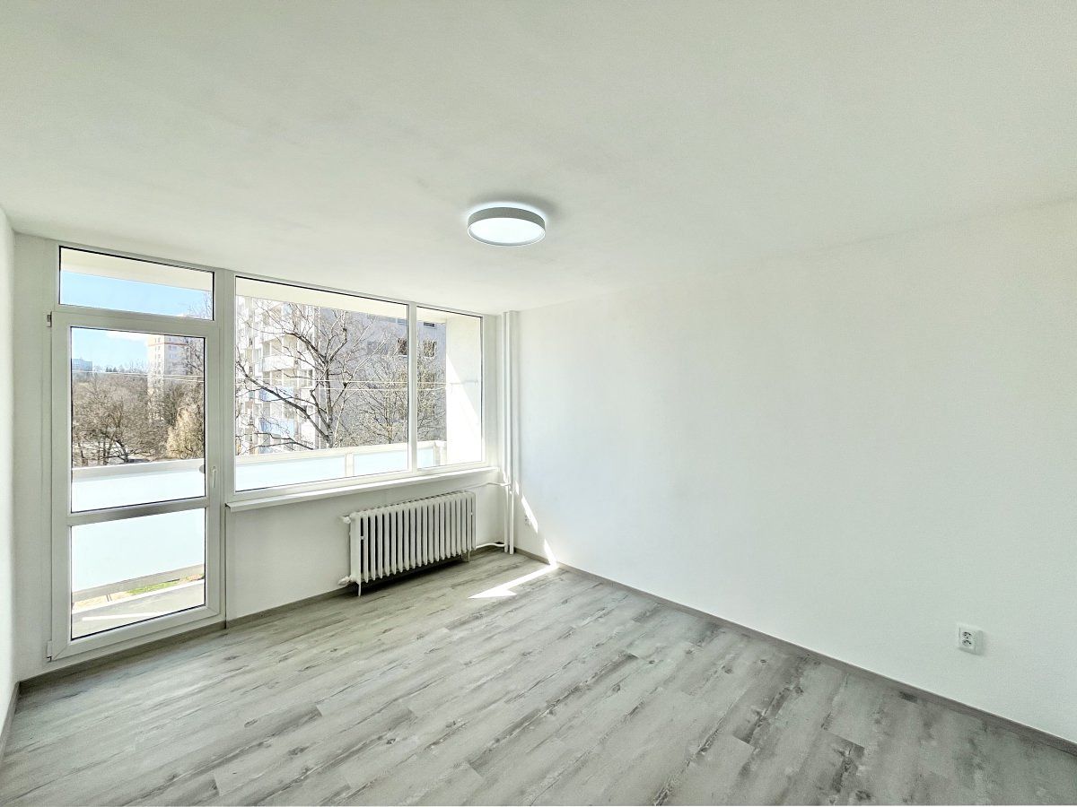 Pronájem bytu 1+1 28 m² – fotografie 5