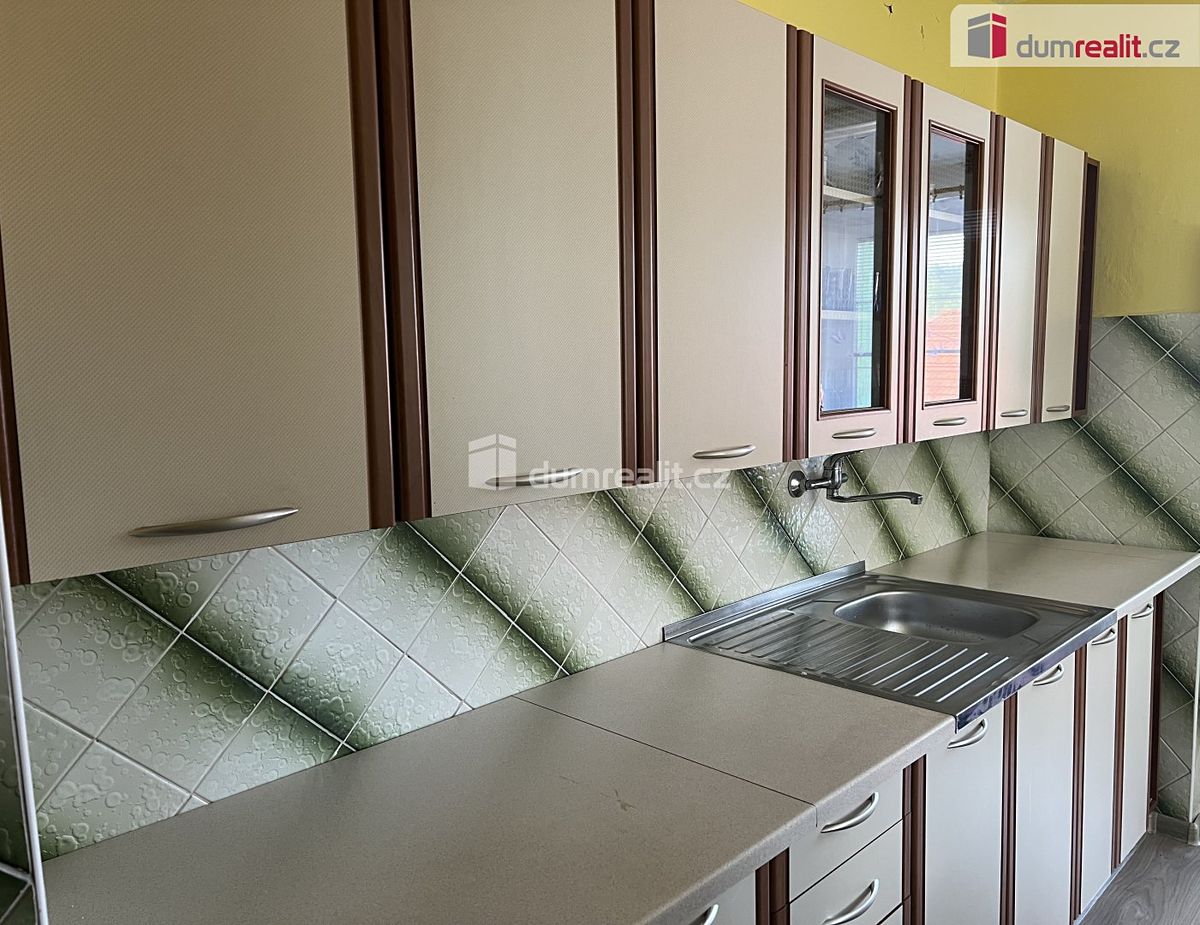 Prodej rodinného domu 220 m², pozemek 709 m²