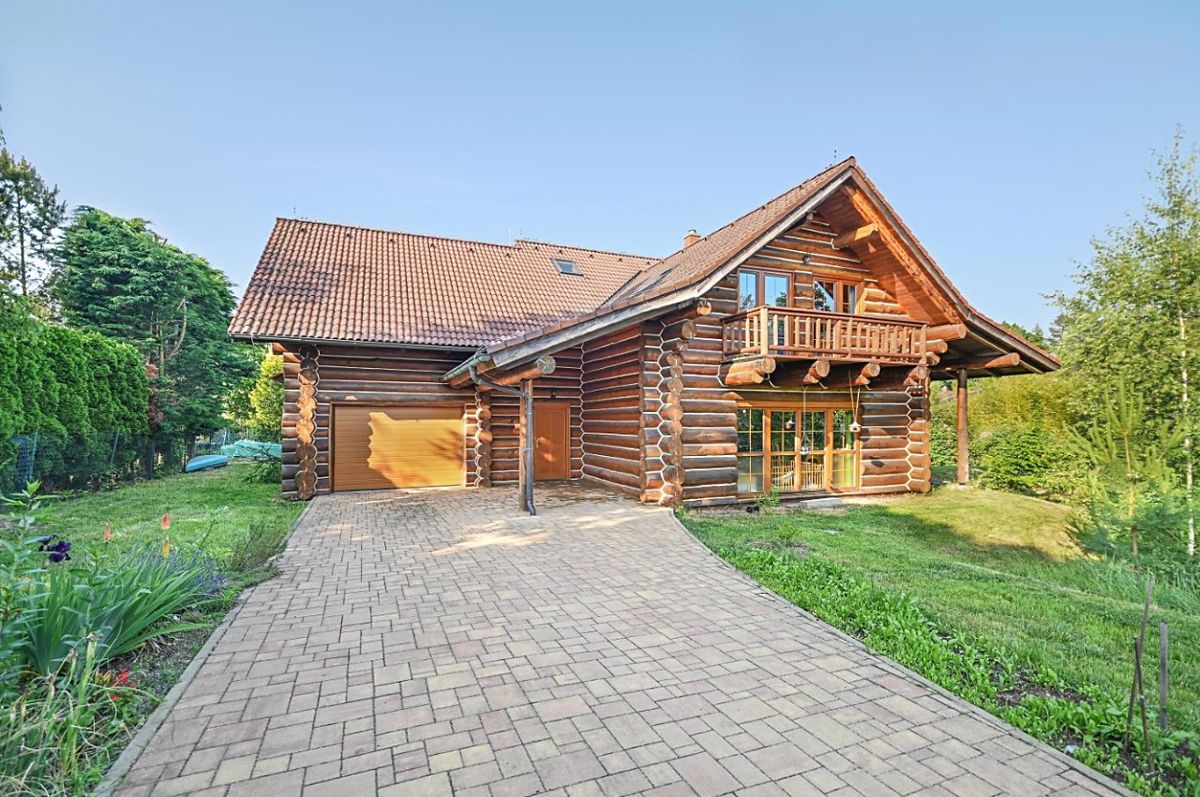 Prodej rodinného domu 296 m², pozemek 1186 m² – fotografie 2