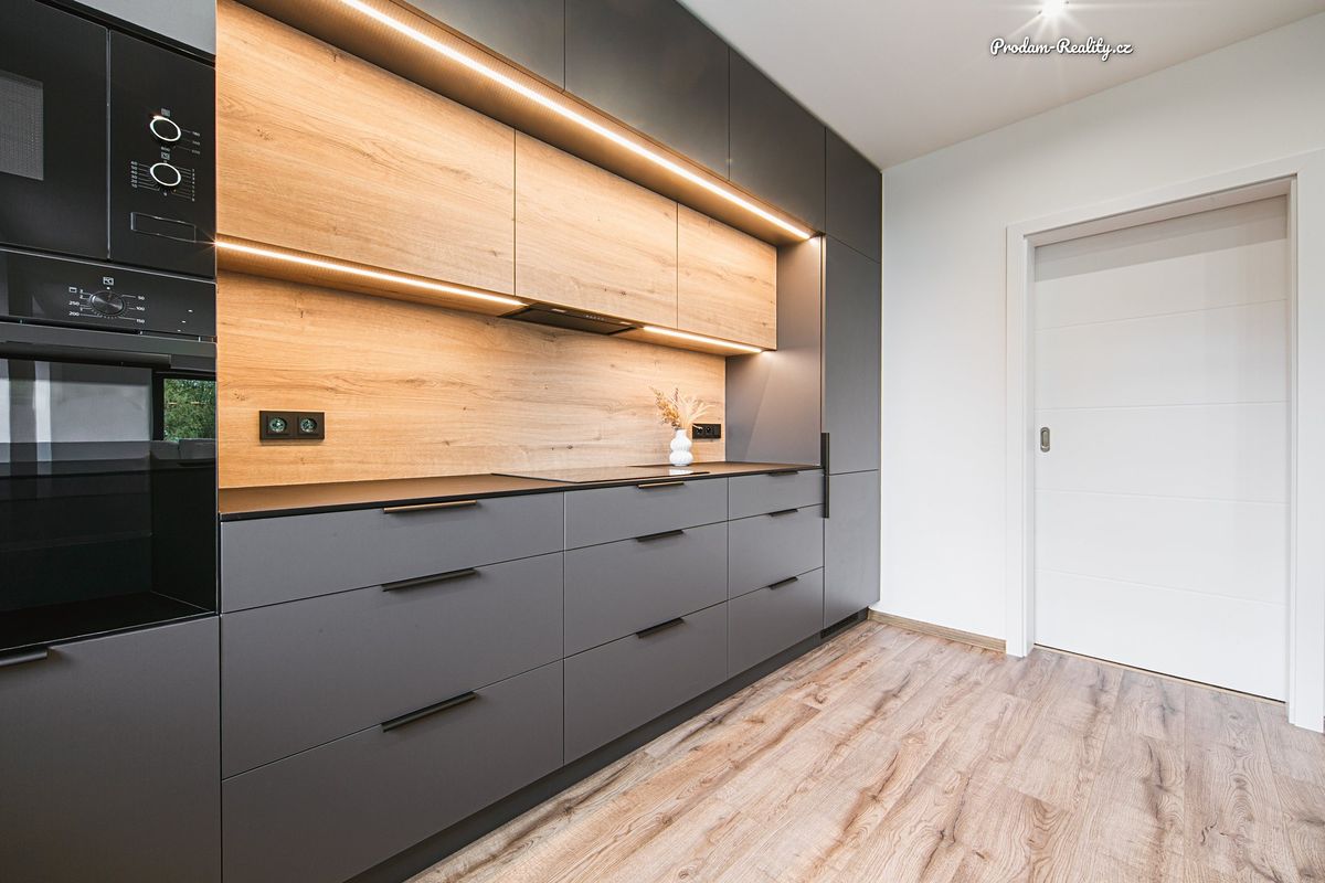 Prodej rodinného domu 160 m², pozemek 372 m² – fotografie 5