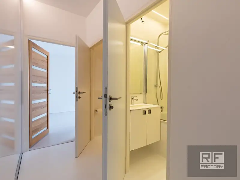 Prodej bytu 2+1 51 m², Praha – náhled fotky 2