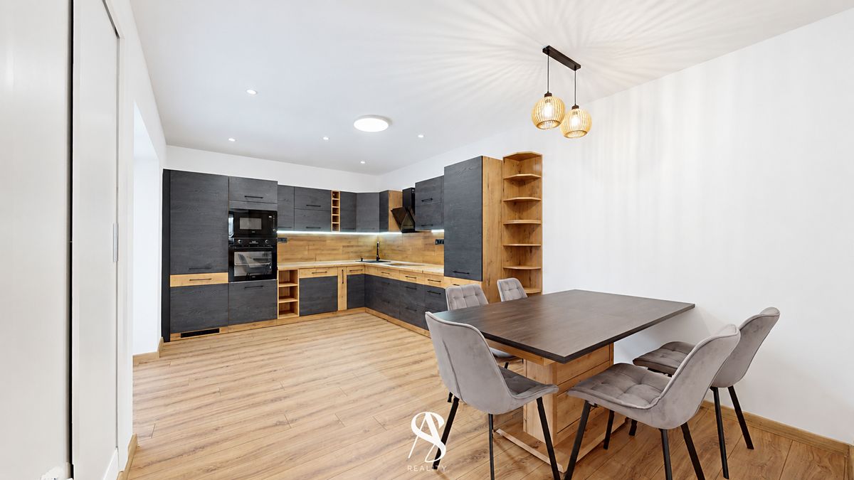 Pronájem bytu 3+kk 81 m²