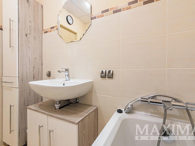 Pronájem bytu 3+kk, 65 m² (18 z 20)