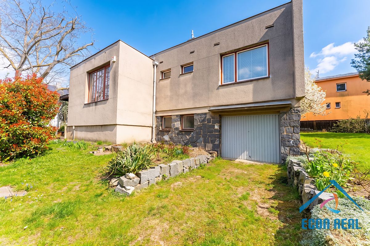 Prodej rodinného domu 150 m², pozemek 830 m² – fotografie 2