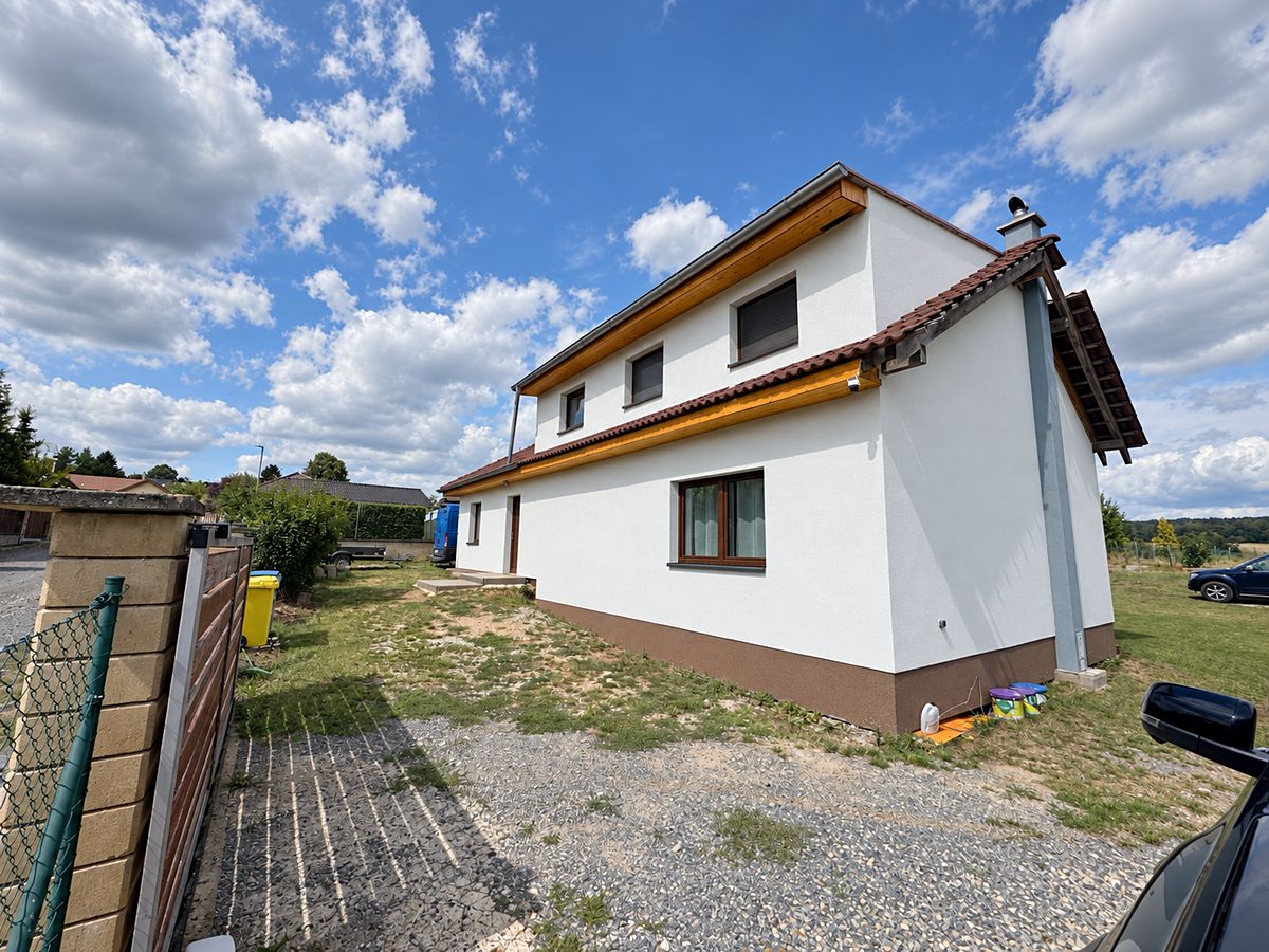 Prodej rodinného domu 219 m², pozemek 1100 m² – fotografie 4