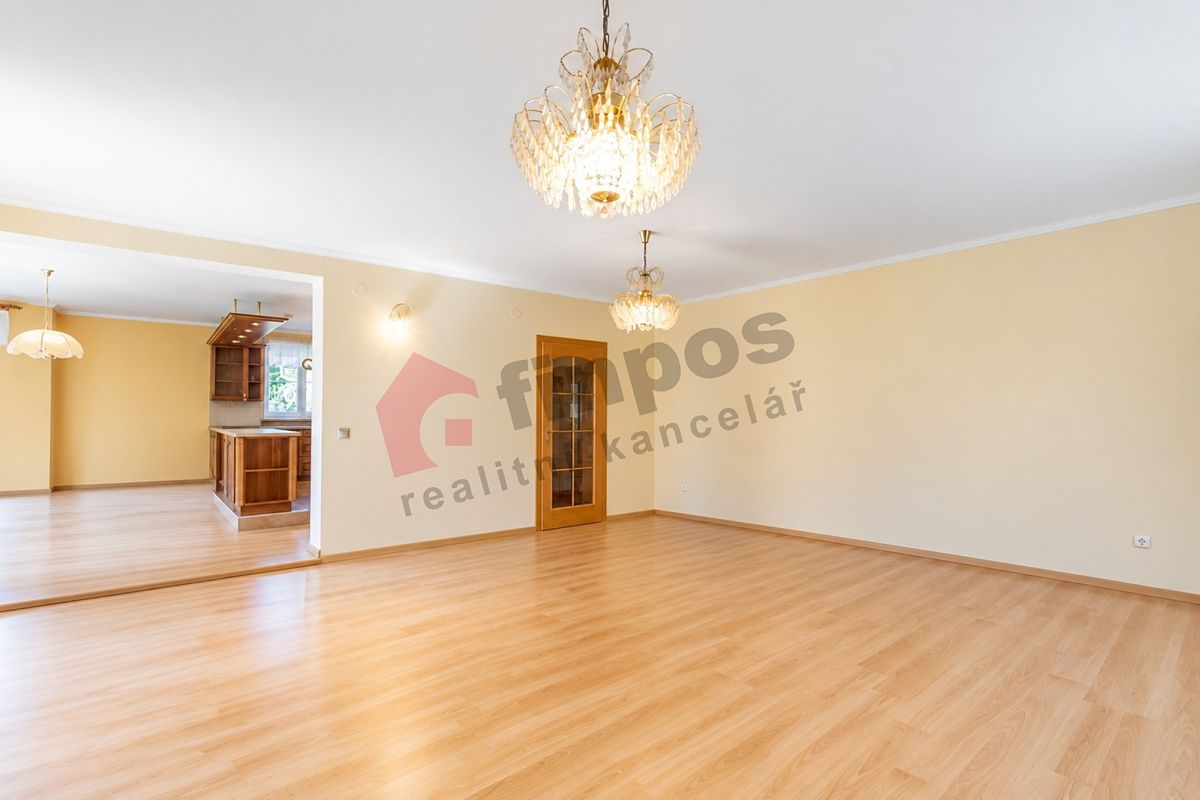 Prodej rodinného domu 144 m², pozemek 6216 m² – fotografie 3