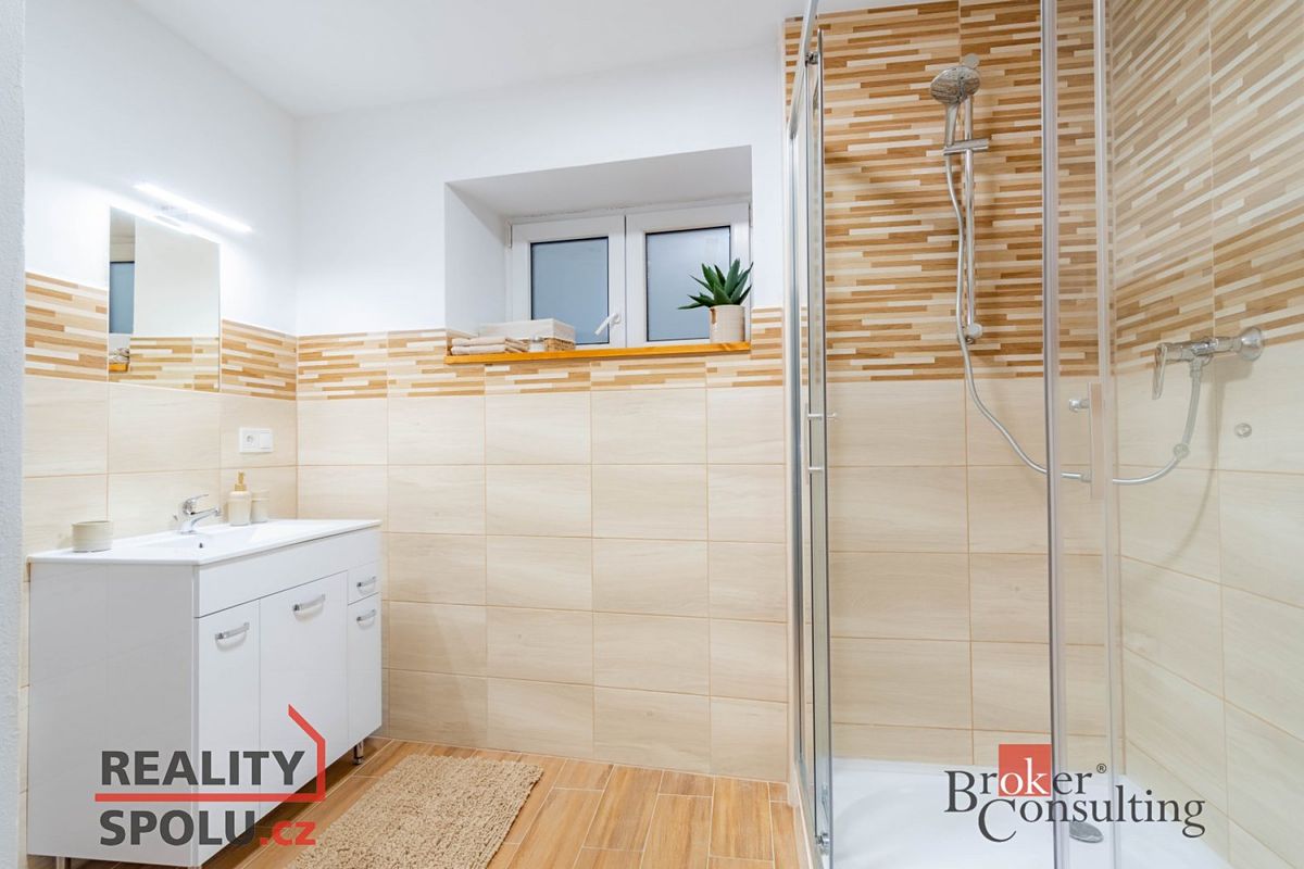 Pronájem bytu 2+kk 49 m² – fotografie 3