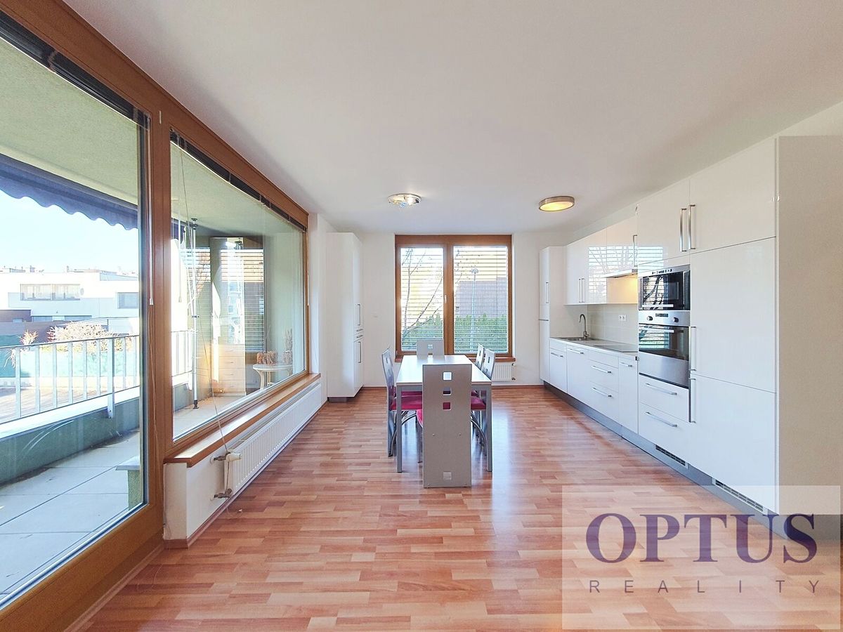 Pronájem bytu 3+kk 89 m²