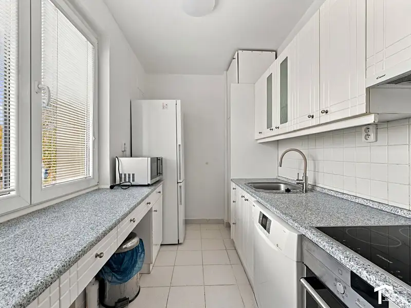 Pronájem bytu 3+1 65 m², Pardubice – náhled fotky 2
