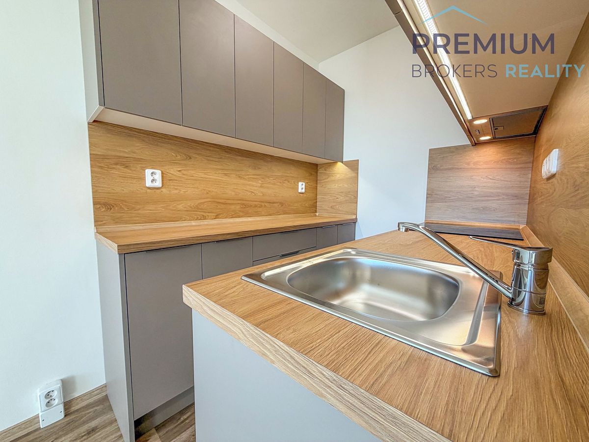Pronájem bytu 2+kk 40 m² – fotografie 3