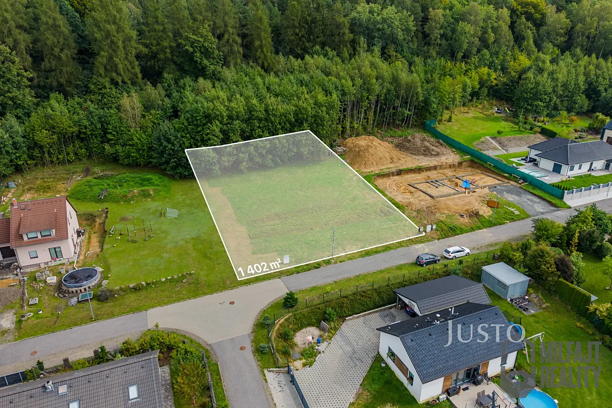 Prodej stavebního pozemku 1402 m²